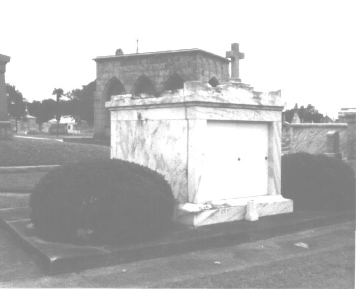 Photo: Tomb of General John Bell Hood